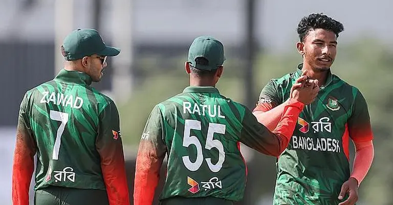 অনূর্ধ্ব-১৯ বাংলাদেশ দলের খেলোয়াড়রা